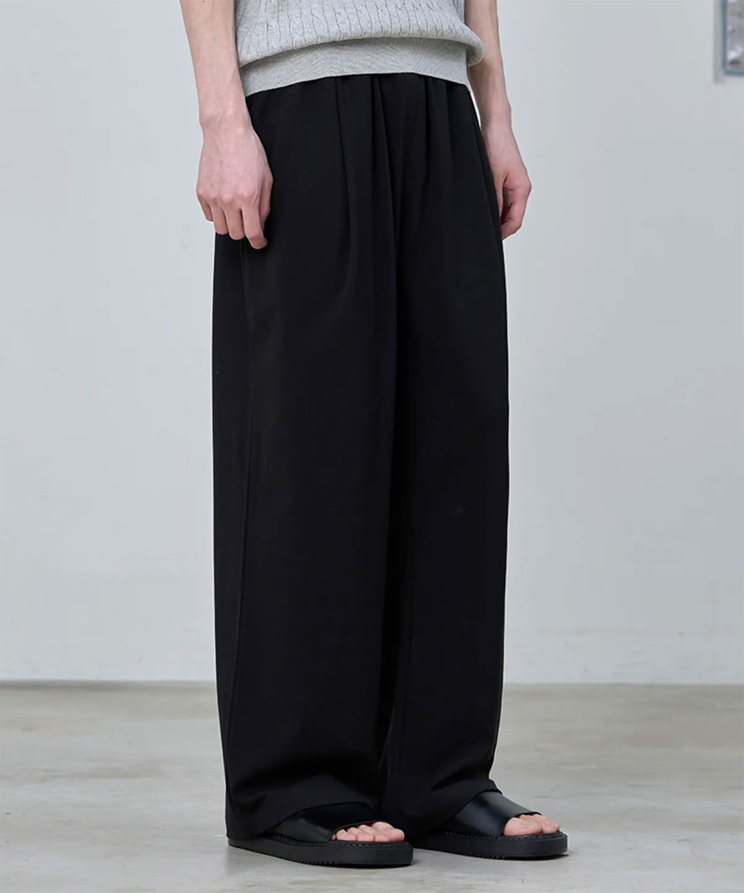 【MODERNIF】Dev one tuck semi-wide banding slacks MUSINSA | AGOD One-tuck wide banding slacks [black]