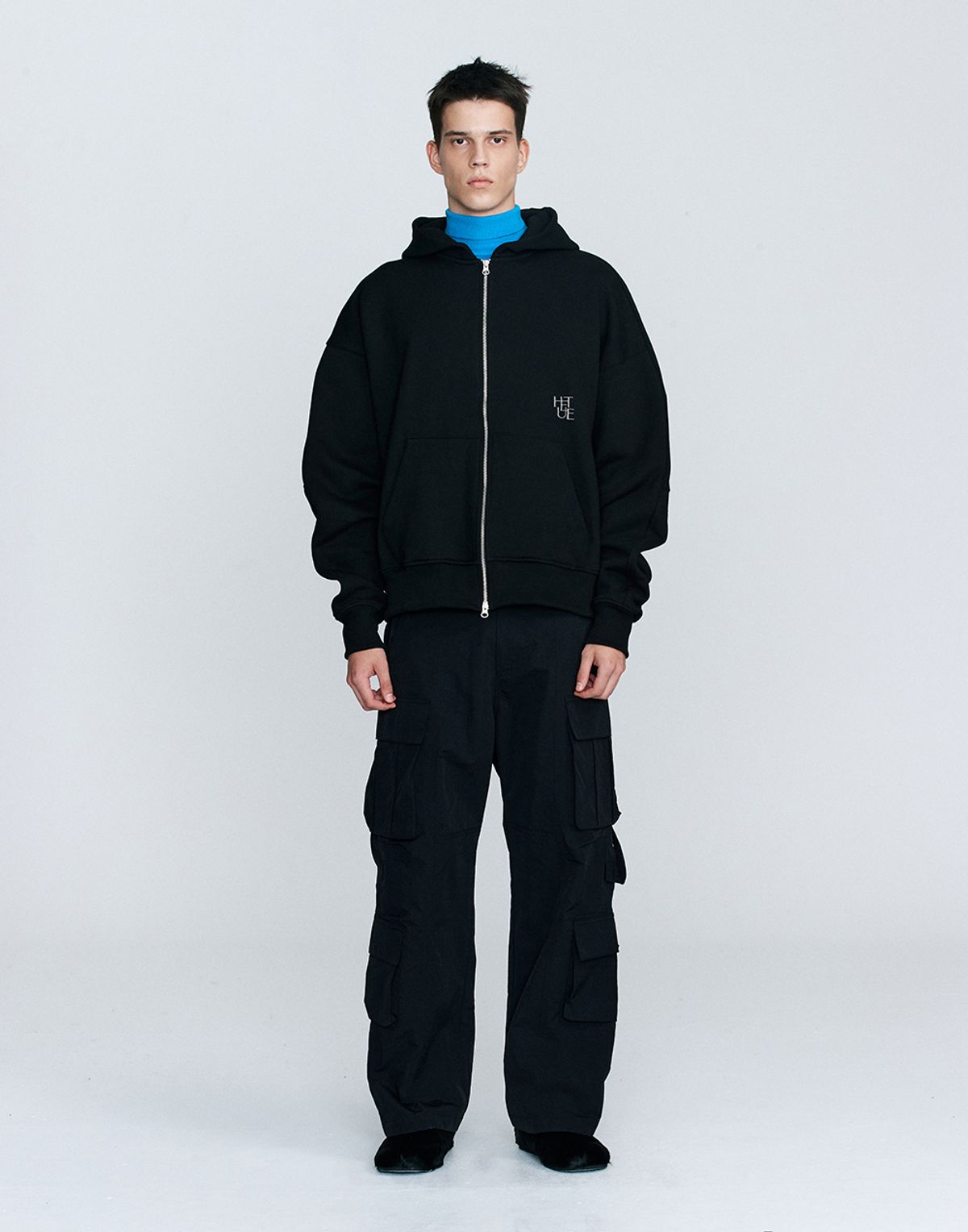 호이테(HEUTE) HET STRAP CARGO PANTS BLACK