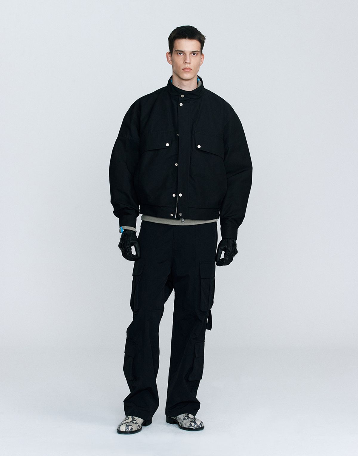 호이테(HEUTE) HET STRAP CARGO PANTS BLACK