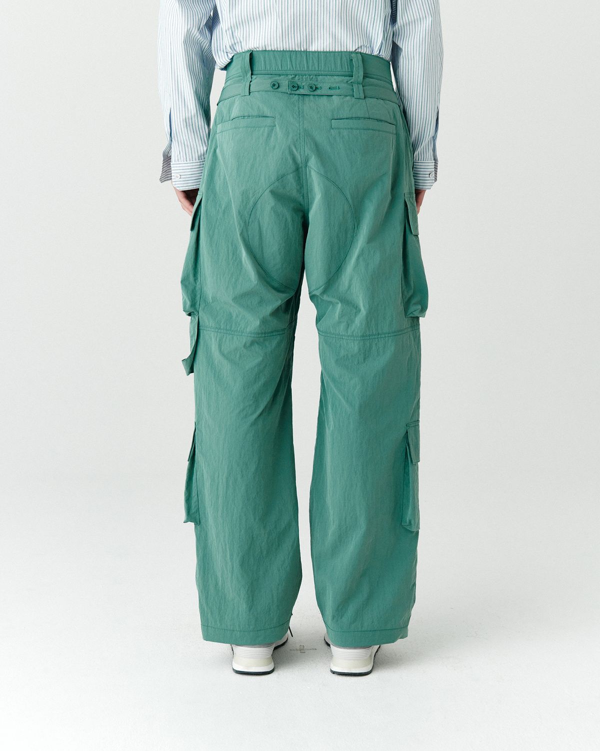 호이테(HEUTE) HET STRAP CARGO PANTS GREEN