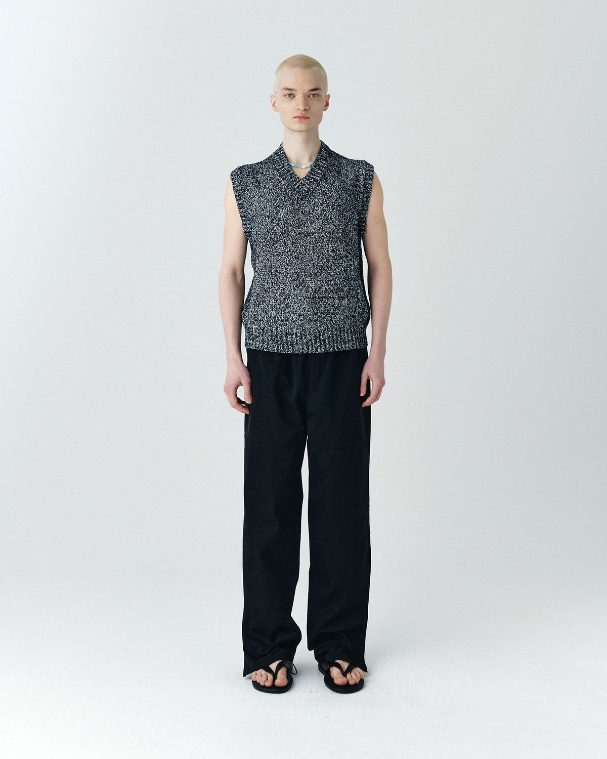 호이테(HEUTE) HET CRUNKY VEST BLACK