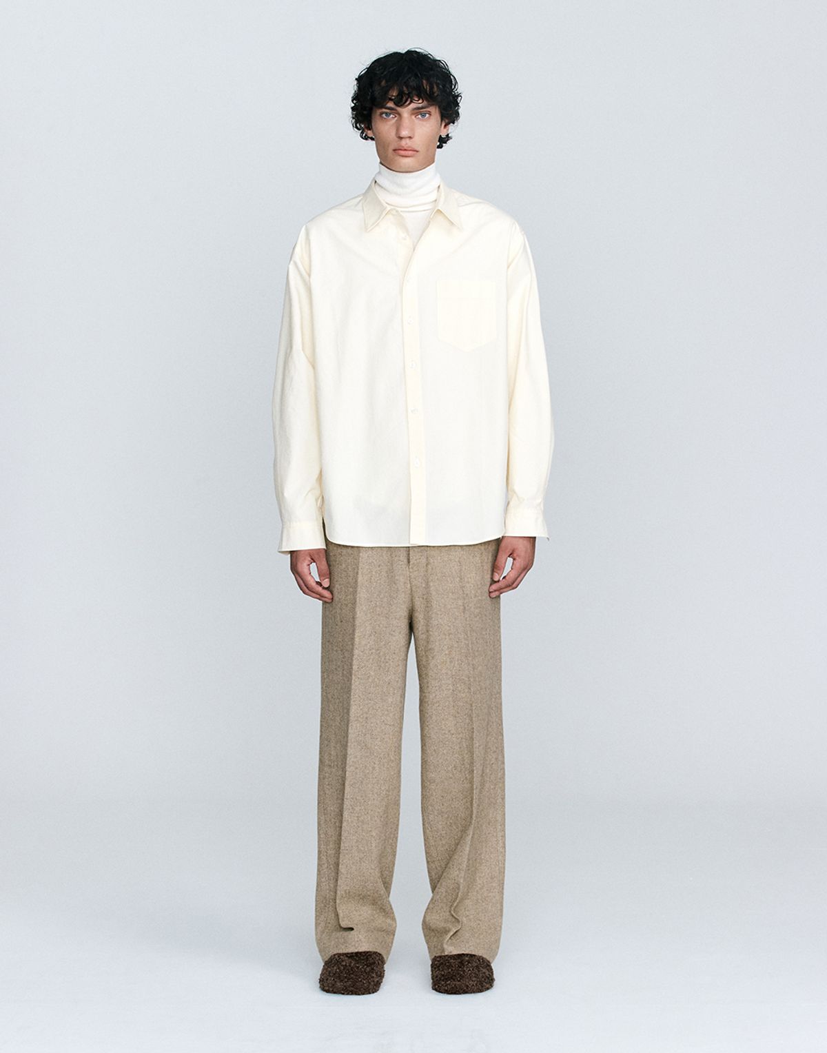 호이테(HEUTE) REGULAR COLLAR COTTON SHIRT CREAM