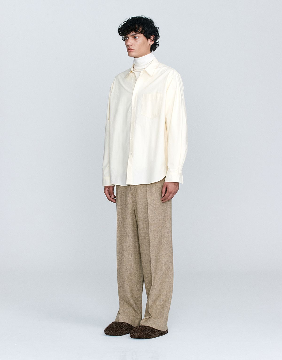 호이테(HEUTE) REGULAR COLLAR COTTON SHIRT CREAM