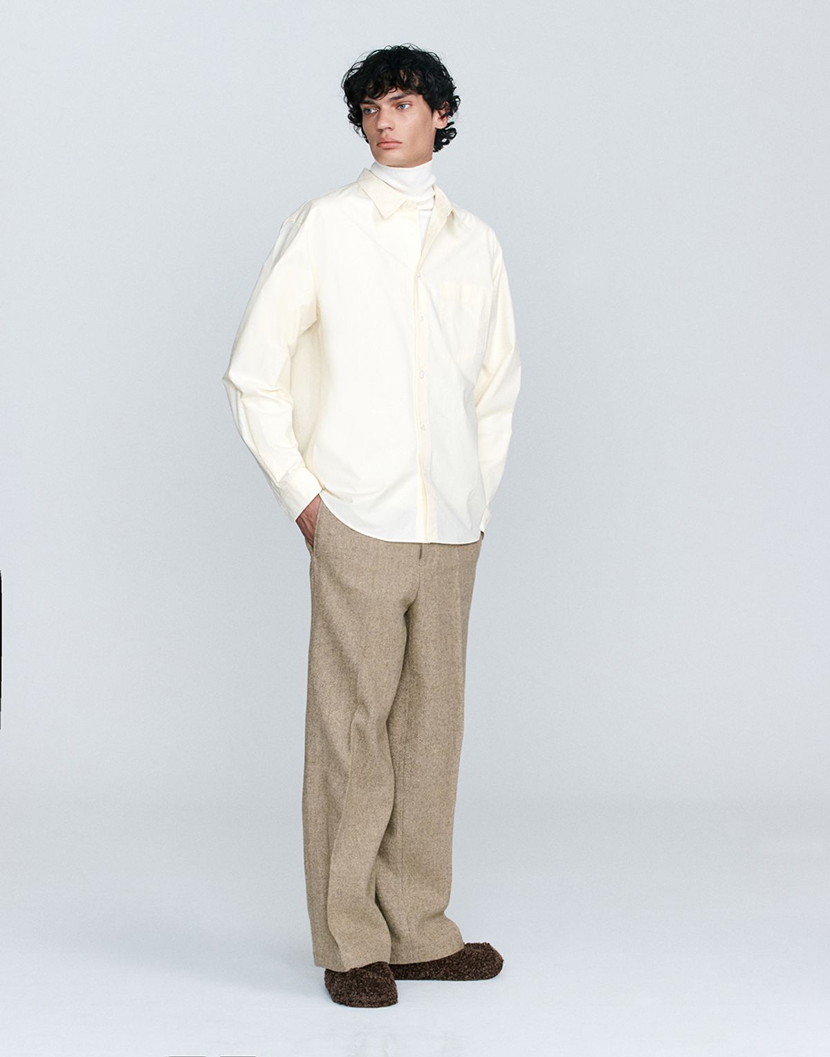 호이테(HEUTE) REGULAR COLLAR COTTON SHIRT CREAM