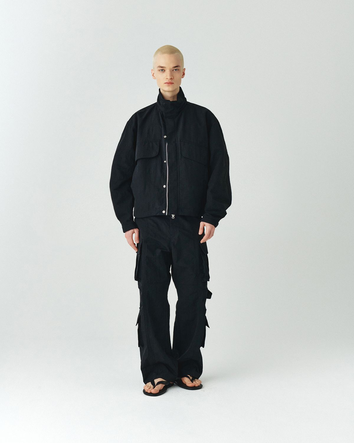 호이테(HEUTE) OVERSIZED BOMBER JACKET BLACK