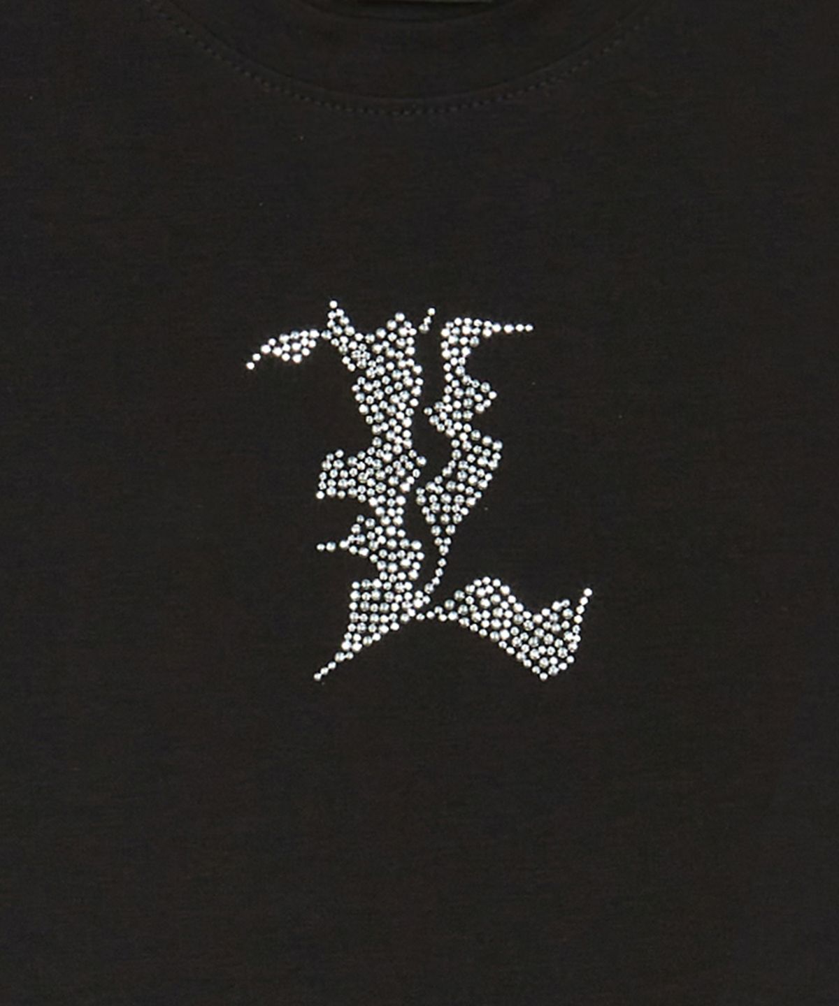 러브이즈트루(LUVISTRUE) PY L LOGO HOTFIX TEE(BLACK)