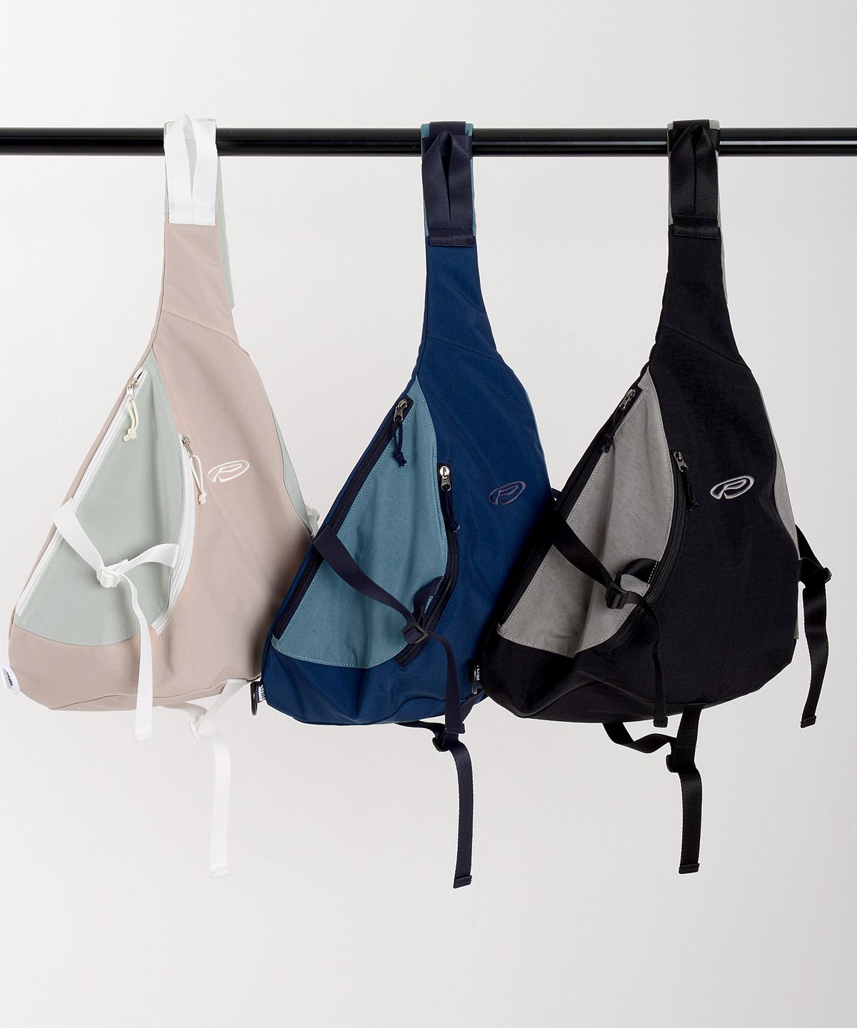 피스메이커(PIECE MAKER) EX NYLON SLING BAG (NAVY)