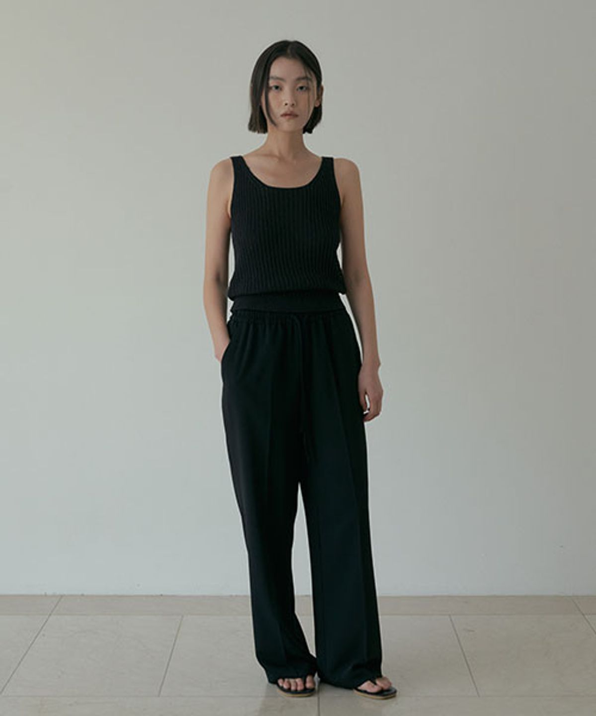 링서울(LINGSEOUL) boucled sleeveless knit-black