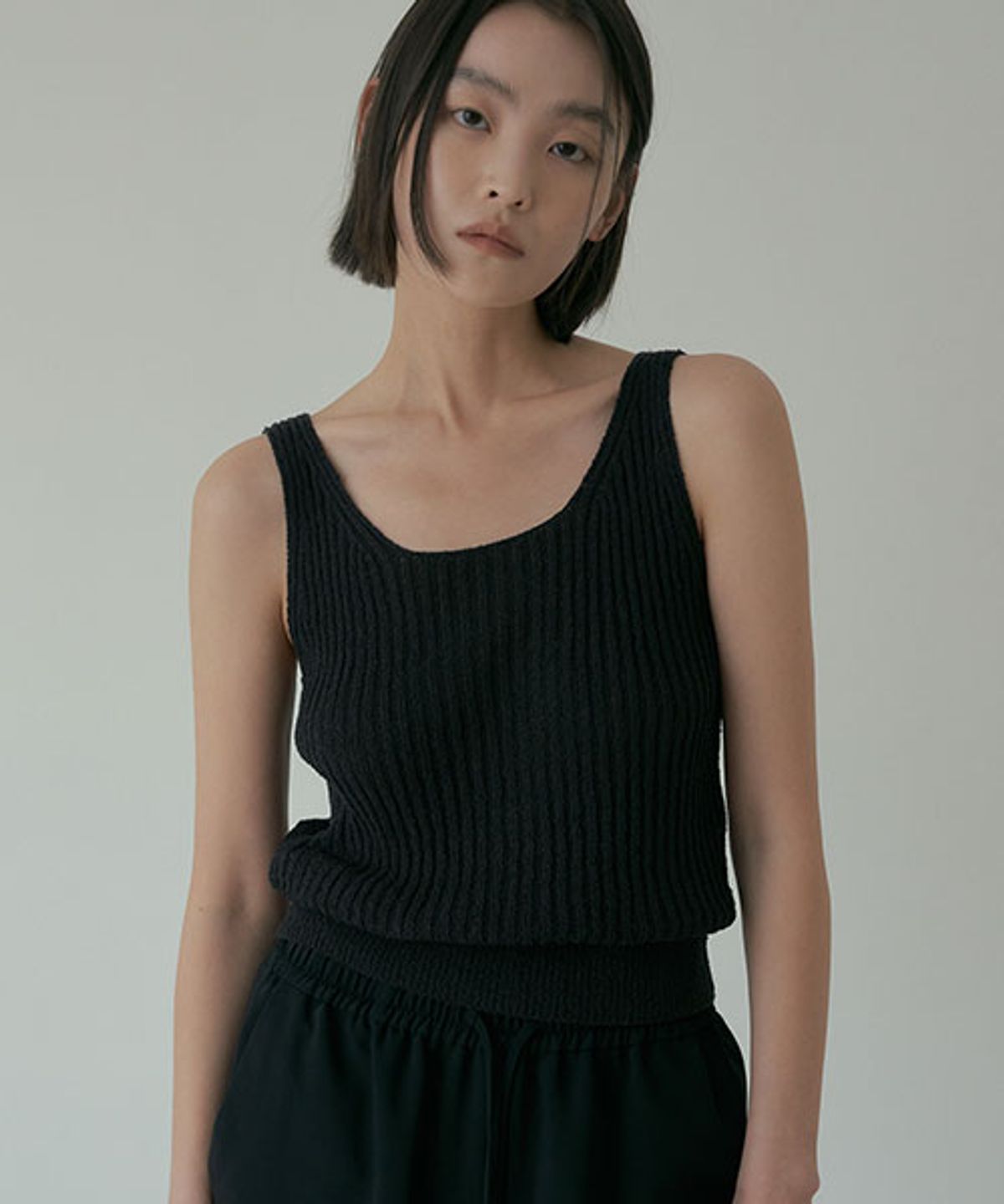 링서울(LINGSEOUL) boucled sleeveless knit-black