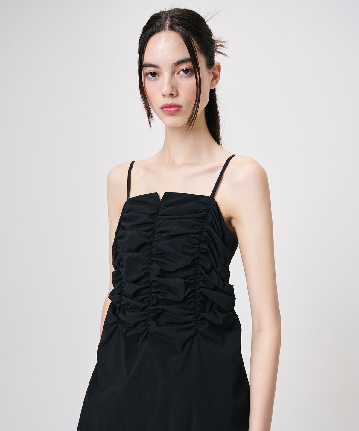 에트몽(ETMON) Slip Heart Neck Shirring Dress, Black