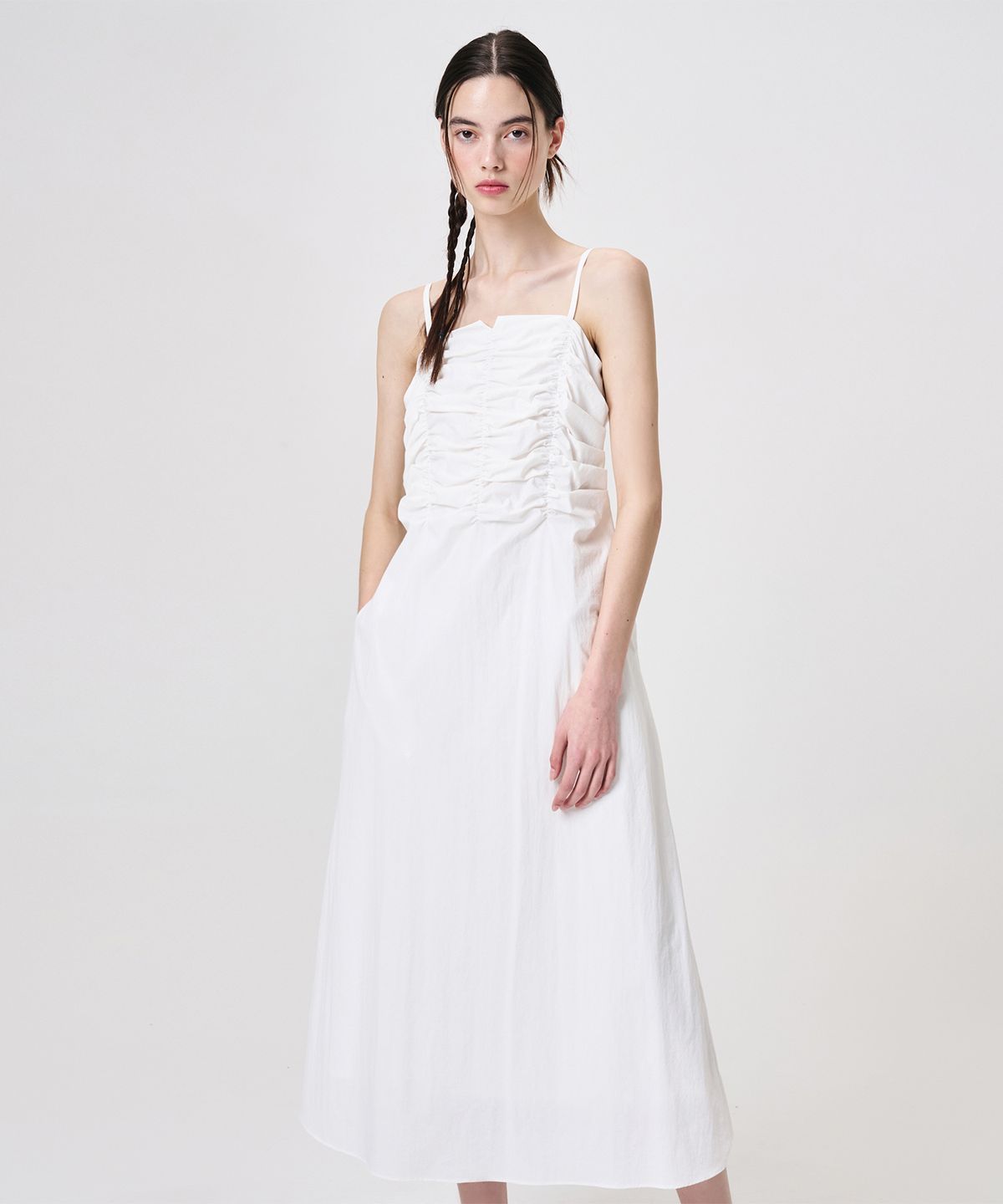 에트몽(ETMON) Slip Heart Neck Shirring Dress, White