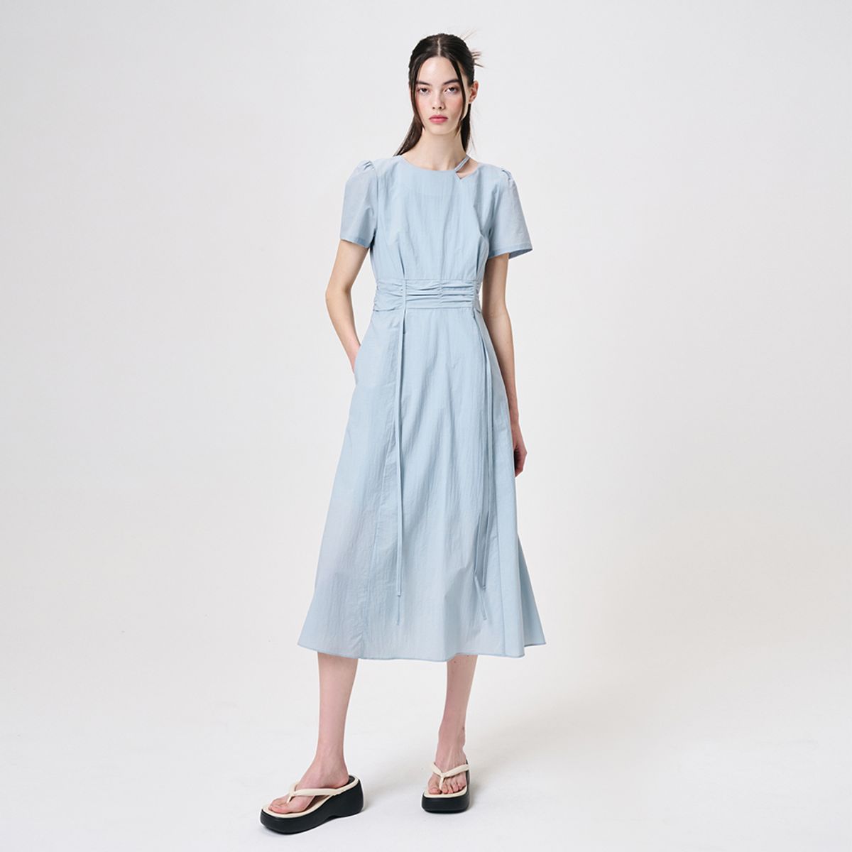 에트몽(ETMON) Neck Cut-Out Shirring Dress, Sky Blue