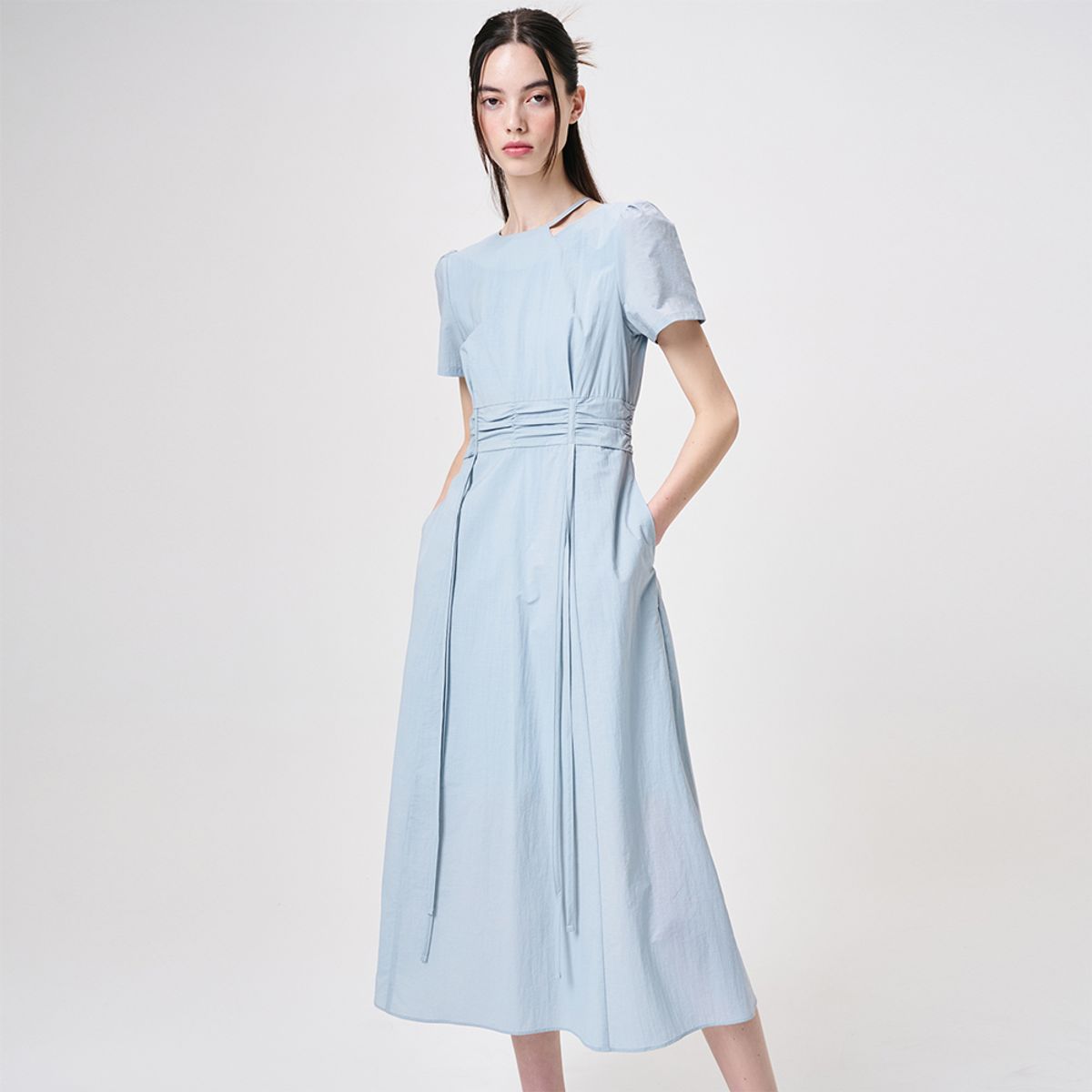 에트몽(ETMON) Neck Cut-Out Shirring Dress, Sky Blue