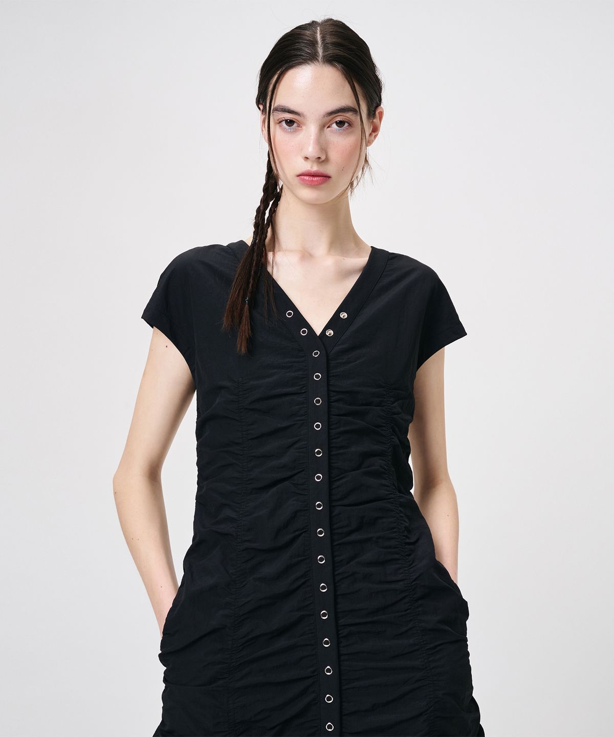 에트몽(ETMON) Snap Detail Shirring Dress, Black