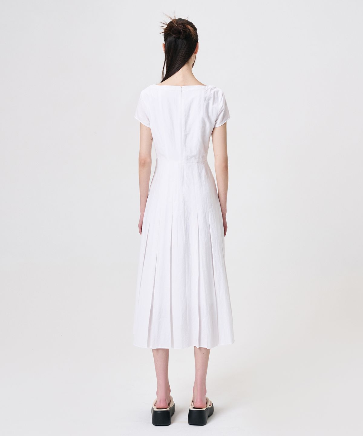 에트몽(ETMON) Linen Pleats Dress, White