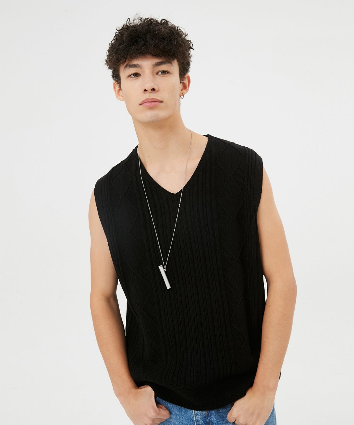 문선(MOONSUN) UNISEX, Solar Dia Ribbed Knit Vest / Black