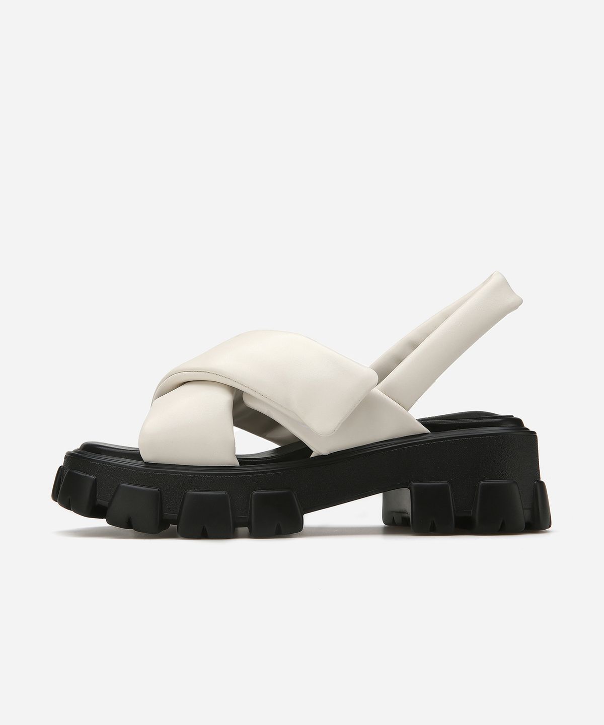 솔트앤초콜릿(SALT AND CHOCOLATE) 크로스 스트랩 패딩 샌들 412324011 (5cm/2colors)
