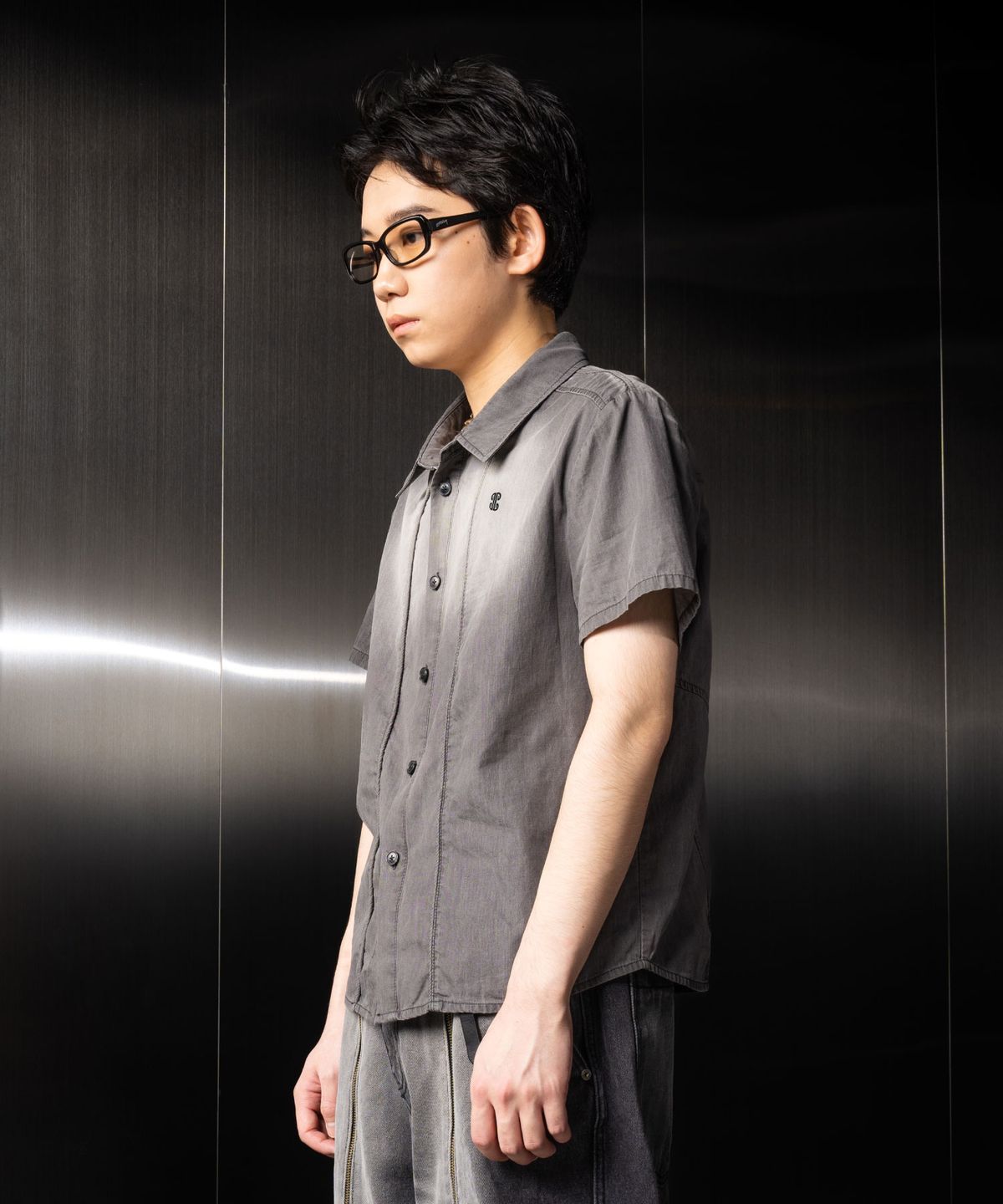 이우가마카라스(IUGAMAKARAS) Washed Denim Half Shirt (Gray)