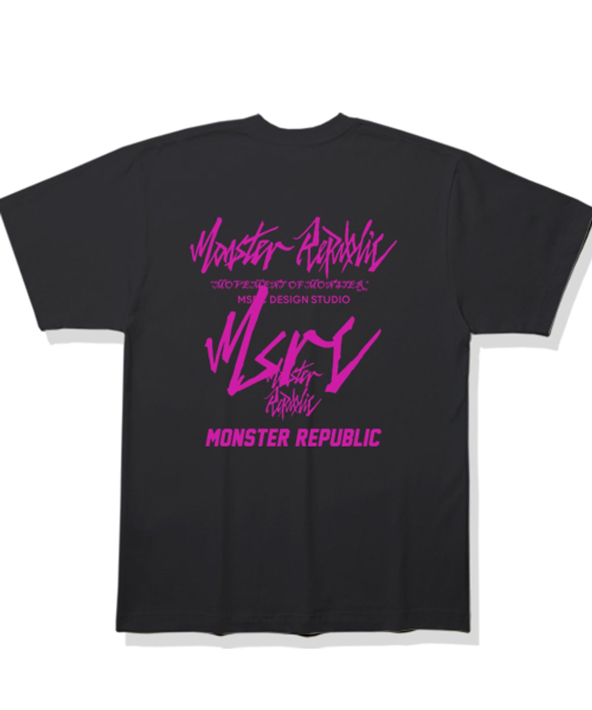 몬스터리퍼블릭(MONSTER REPUBLIC) 무브먼트 핑크 레터링 블랙 티셔츠