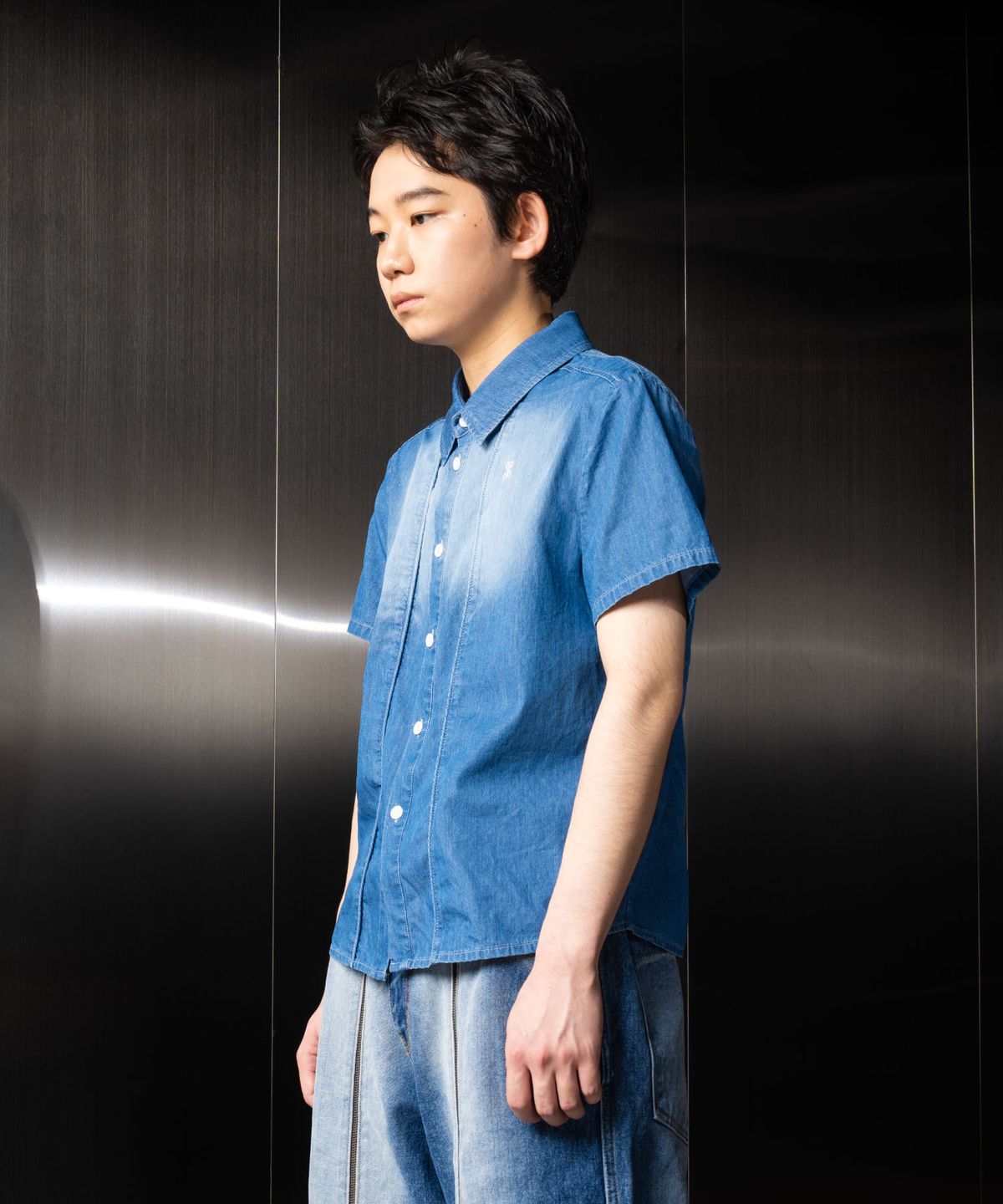 이우가마카라스(IUGAMAKARAS) Washed Denim Half Shirt (Blue)