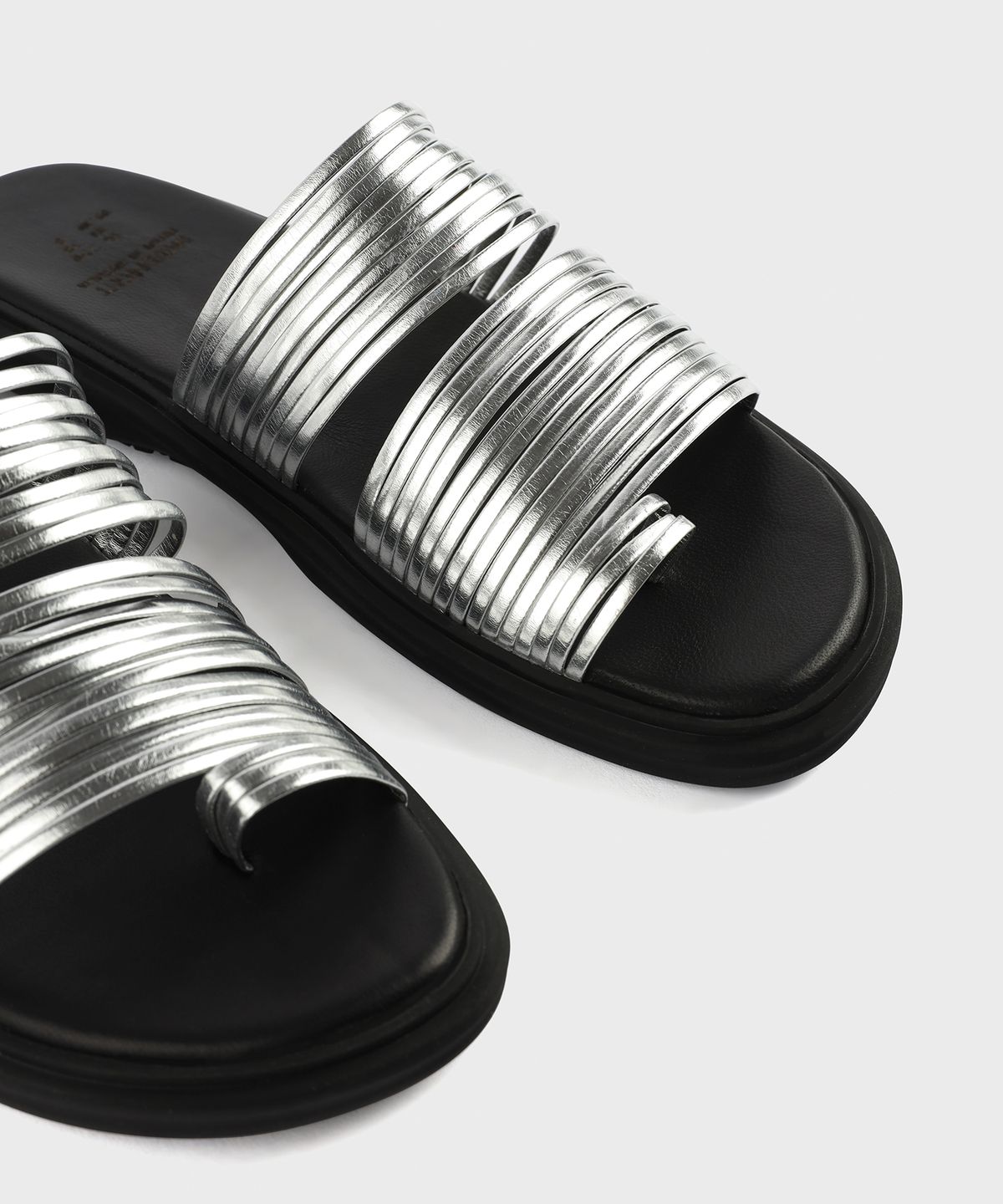 무드나잇(MOODNIGHT) LOU Ring strappy slide slipper sandal - 3colors 루 링스트랩 슬라이드 슬리퍼 샌들