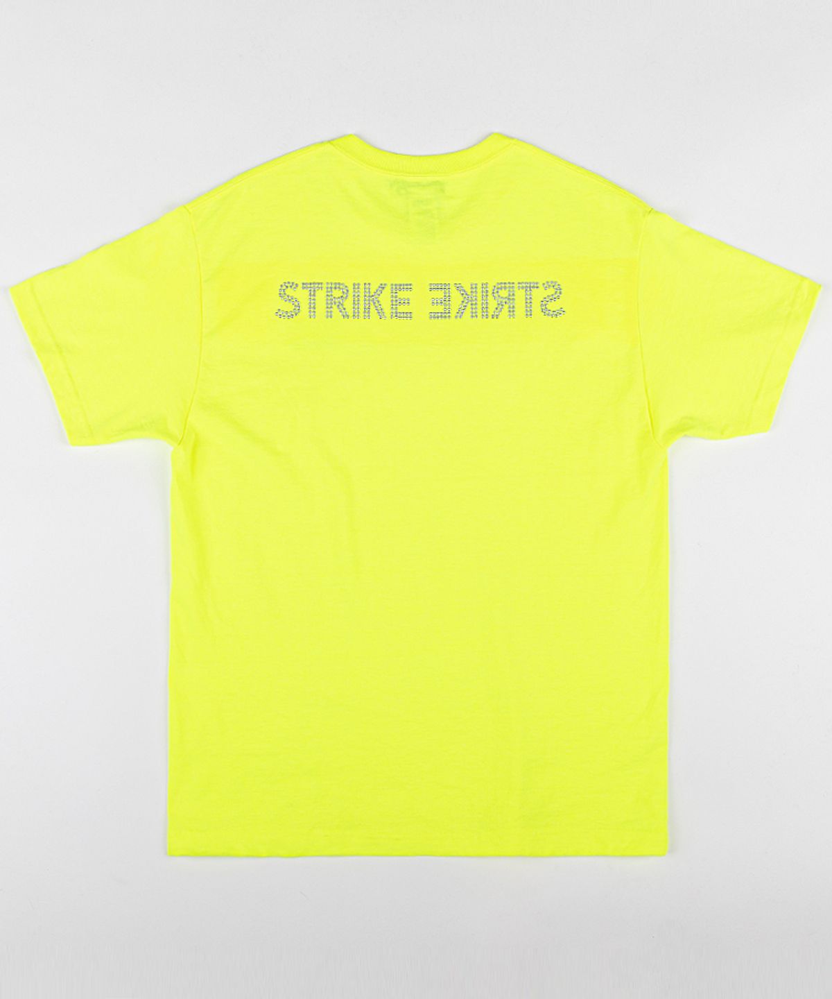 스트라이크(STRIKE) Stud Reversal Logo Regular T-Shirt (NEON GREEN)