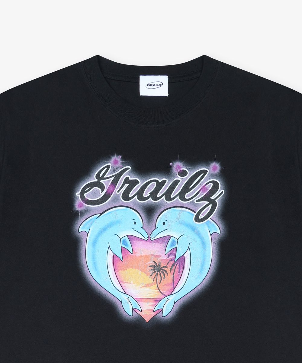 【GRAILZ】DOLPHIN HEART GRAPHIC T-SHIRT [BLACK] GRAILZ - Dolphin Heart Graphic T-shirt | HBX - Globally