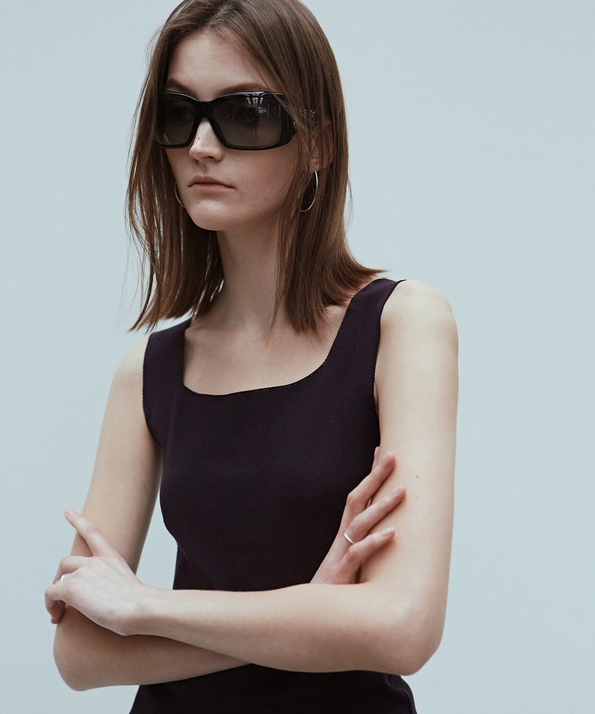 닉앤니콜(NICK&NICOLE) [ESSENTIAL] SQUARE NECK KNIT SLEEVELESS_CHARCOAL