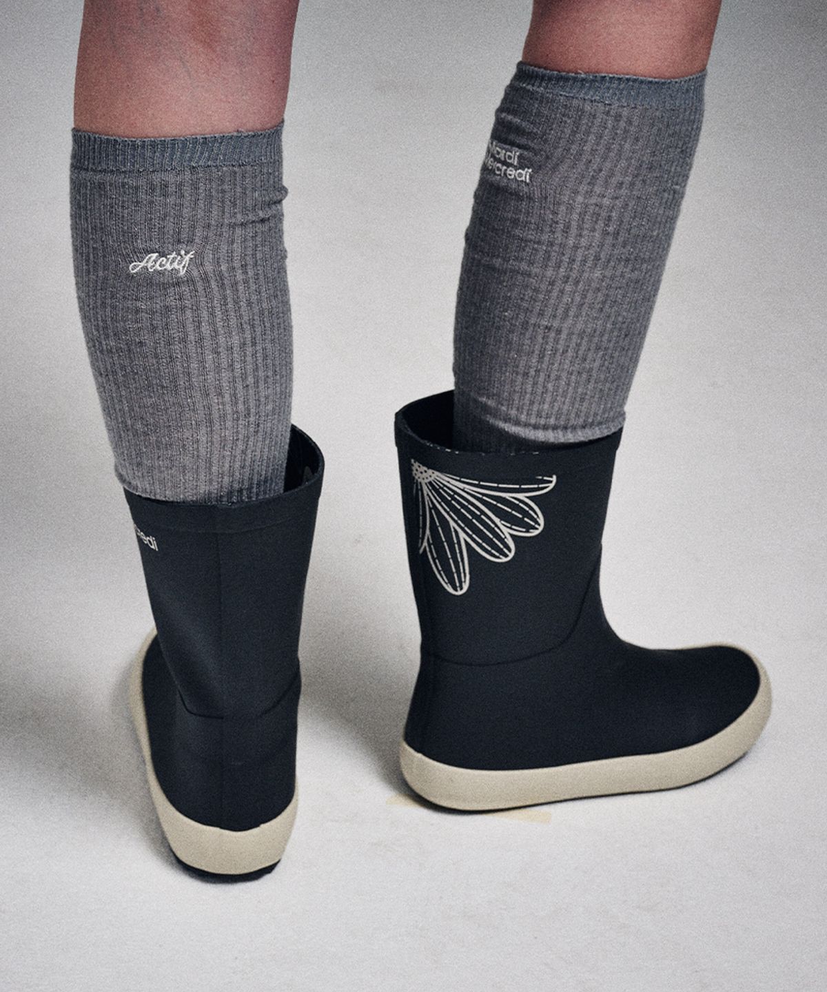 마르디 메크르디 레폼프(MARDI MERCREDI LESPOMPES) PLUIE RAIN BOOTS_BLACK