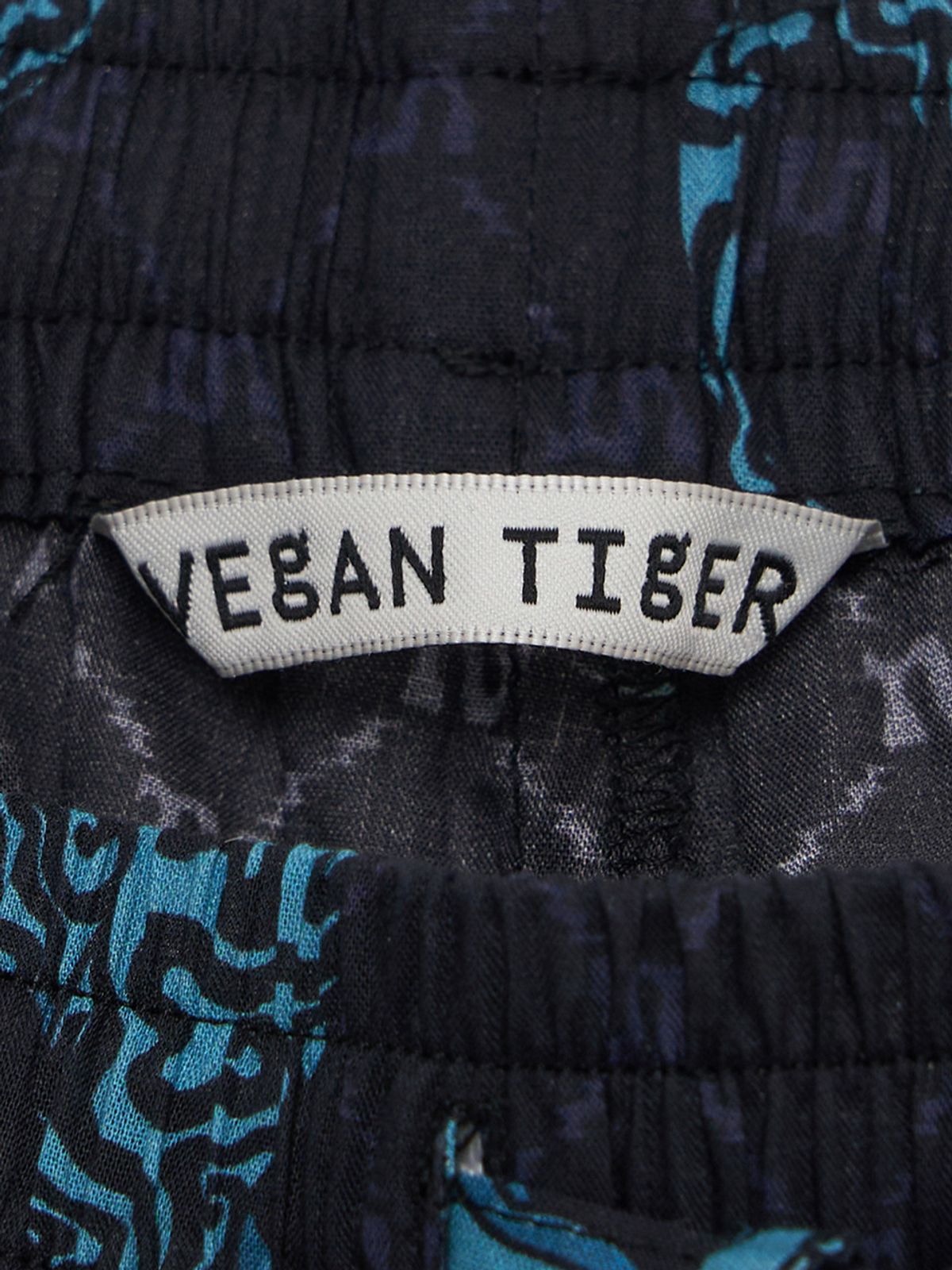 비건타이거(VEGAN TIGER) 오가닉 프린트 하프 팬츠 (네이비)