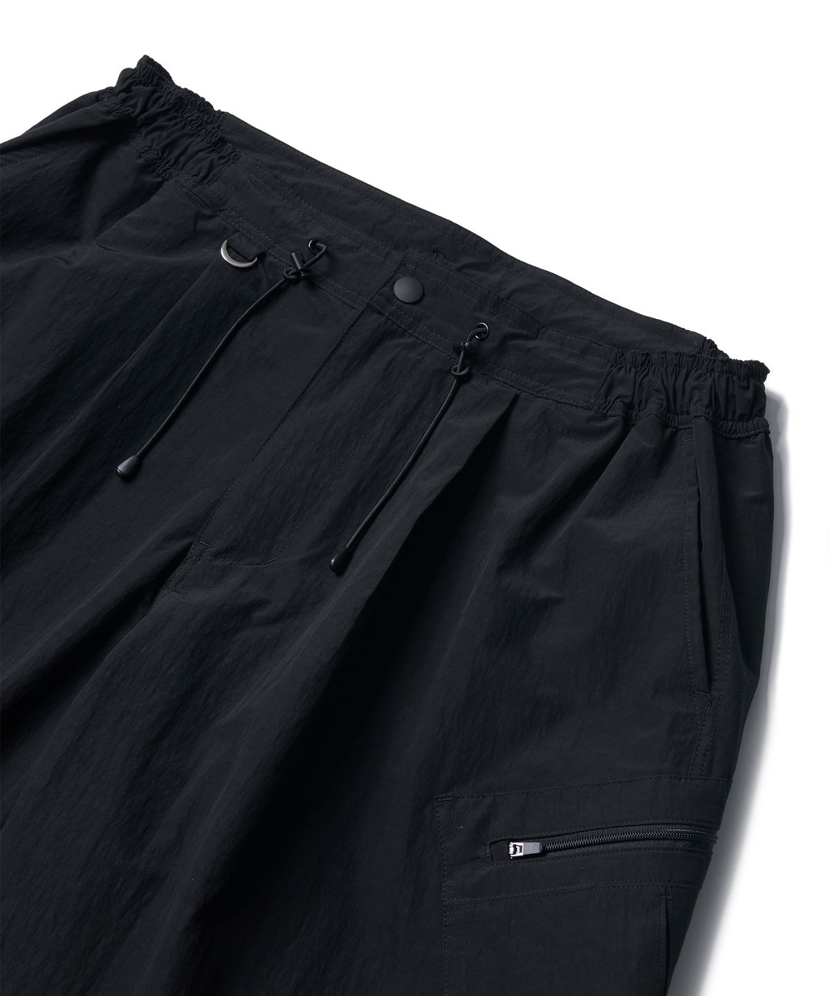 라모랭(RAMOLIN) Pleated Runner Shorts Black