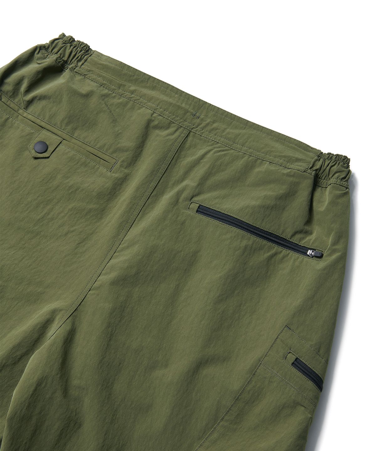 라모랭(RAMOLIN) Pleated Runner Shorts Olive Drab
