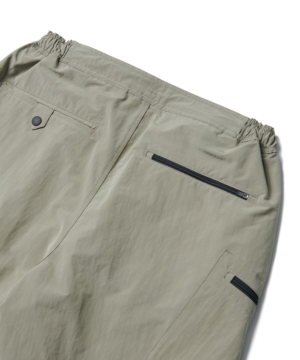 라모랭(RAMOLIN) Pleated Runner Shorts Misty Gray