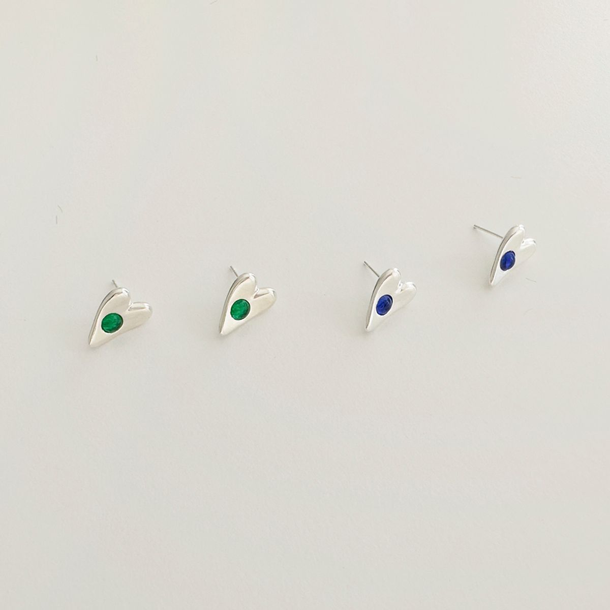 스틸 인스턴트(STILL INSTANT) Heart Greenery - Earring 06 (2colors)