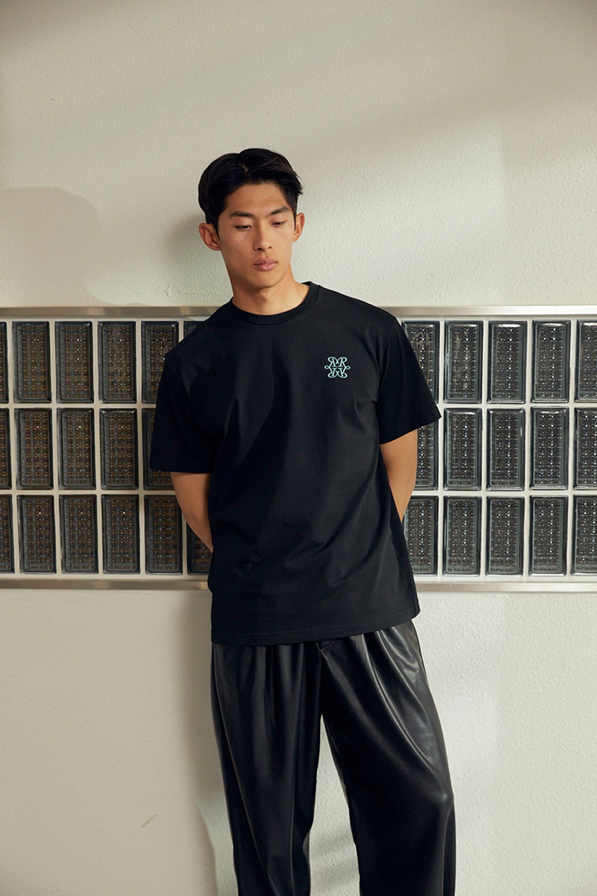 리드로(LEADRAW) 플라워 타이거 반팔티셔츠 _ 블랙