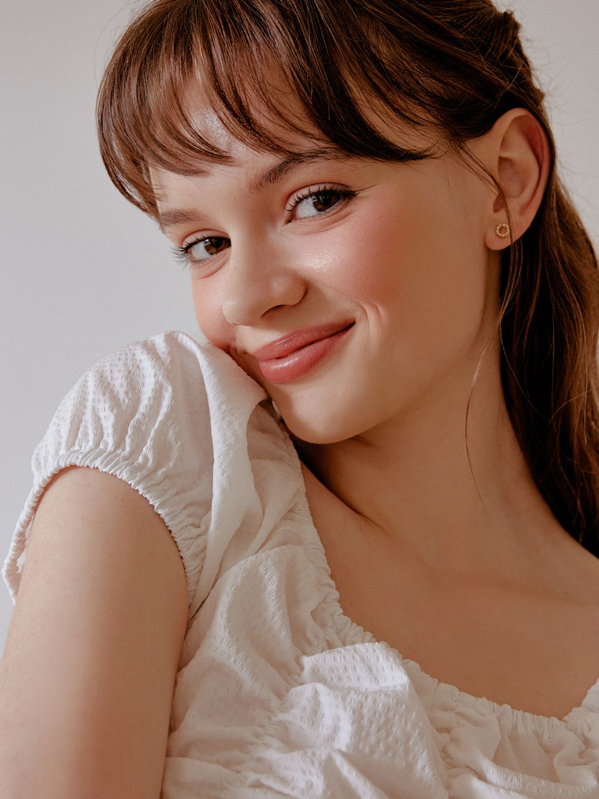 리엘(RE L) Puffy shirring blouse (white)