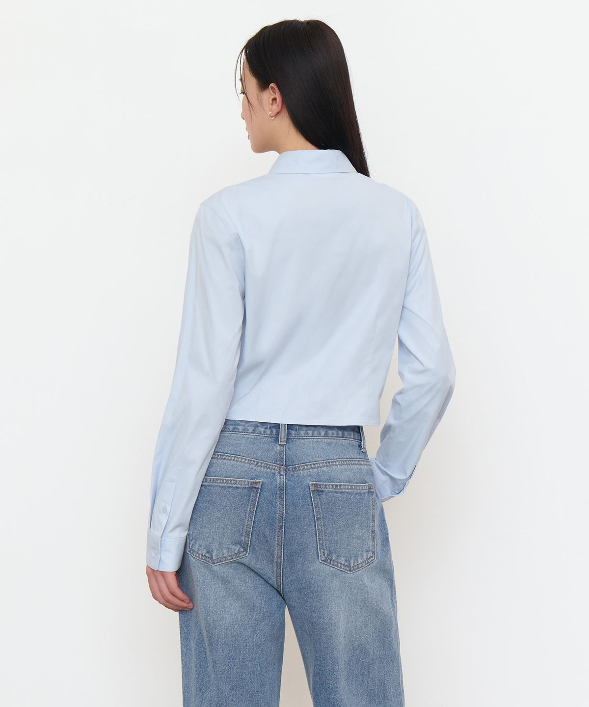 무신사 스탠다드 우먼(MUSINSA STANDARD WOMAN) 우먼즈 슬림 핏 크롭 셔츠 [스카이 블루]