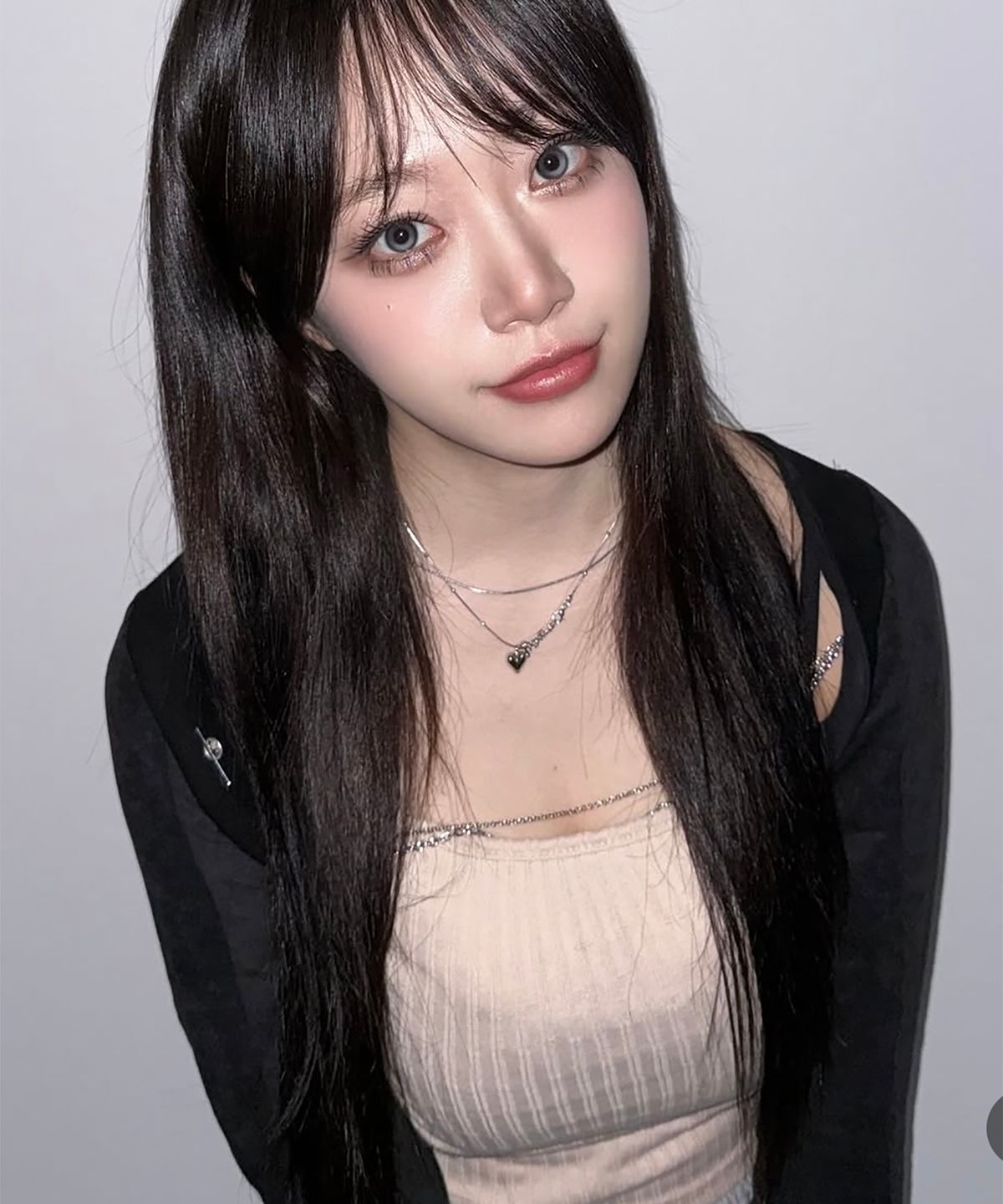 까트린(CATTLINE) 뒤트임 크롭 나시 (베이지)