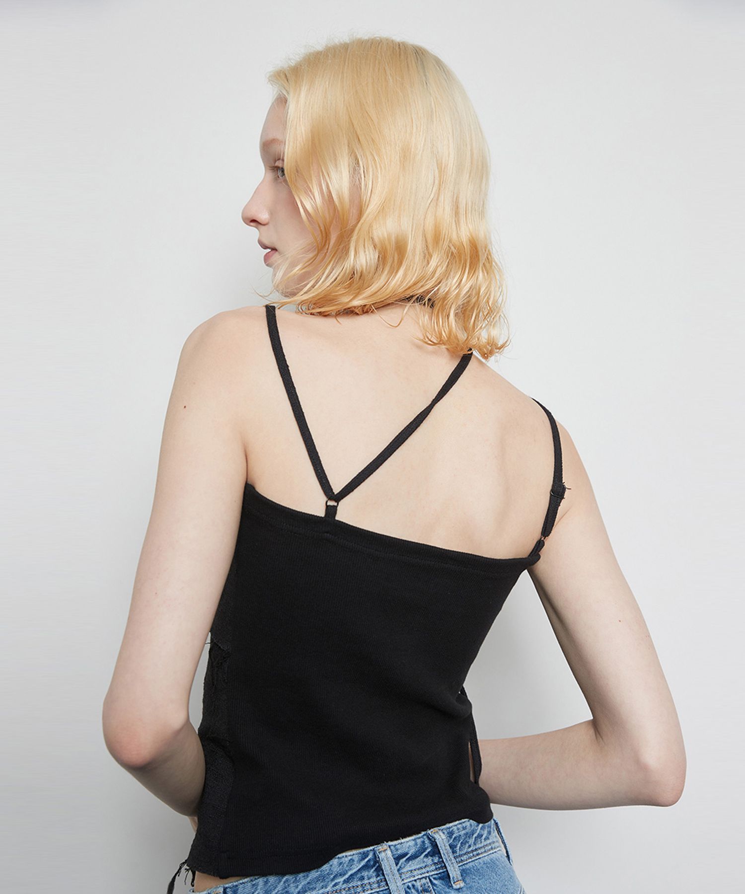 MUSINSA | LARTIGENT L3 BUTTON SLEEVELESS(BLACK)