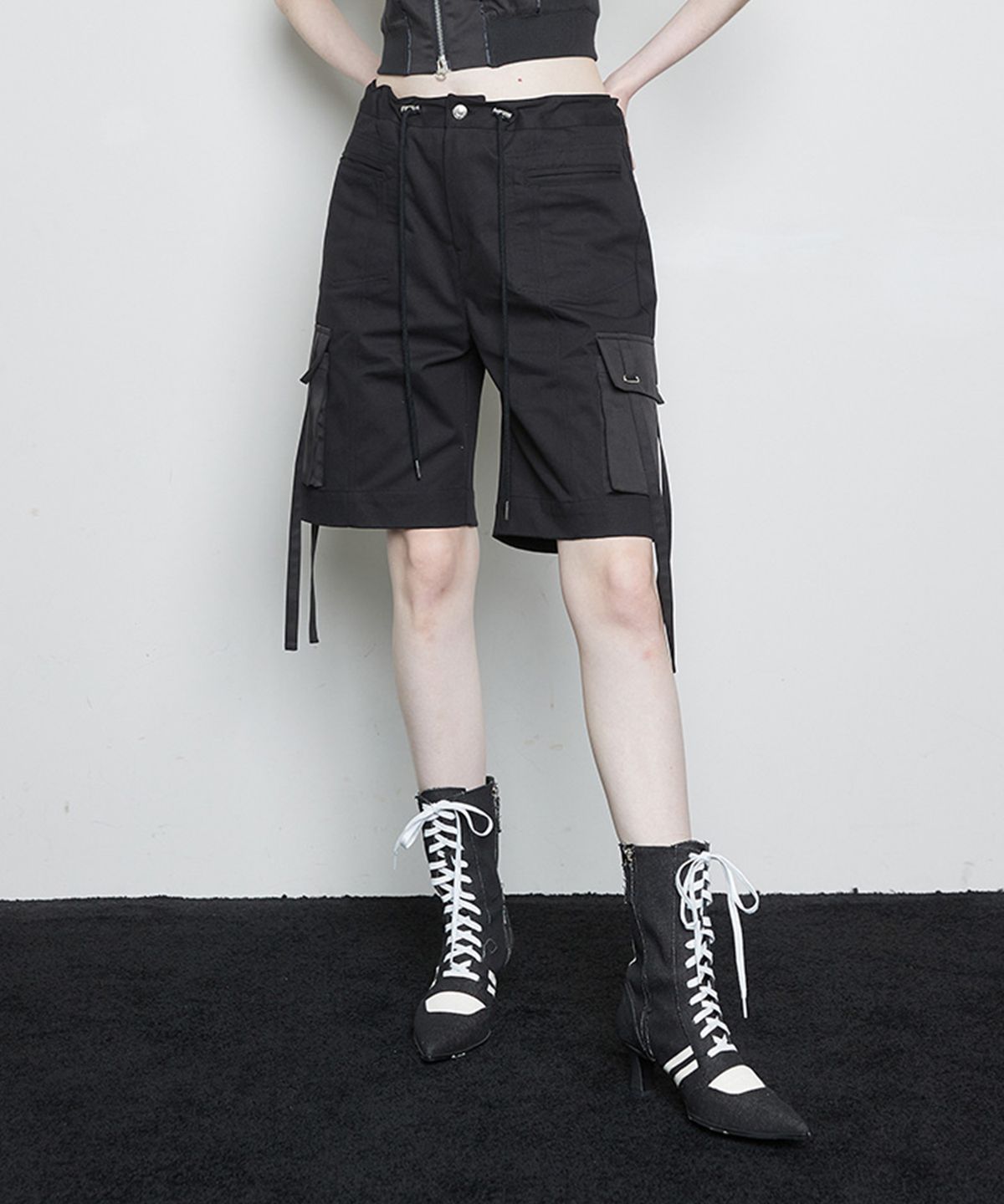 라티젠(LARTIGENT) L3 RIBBON POCKET SHORT(BLACK)