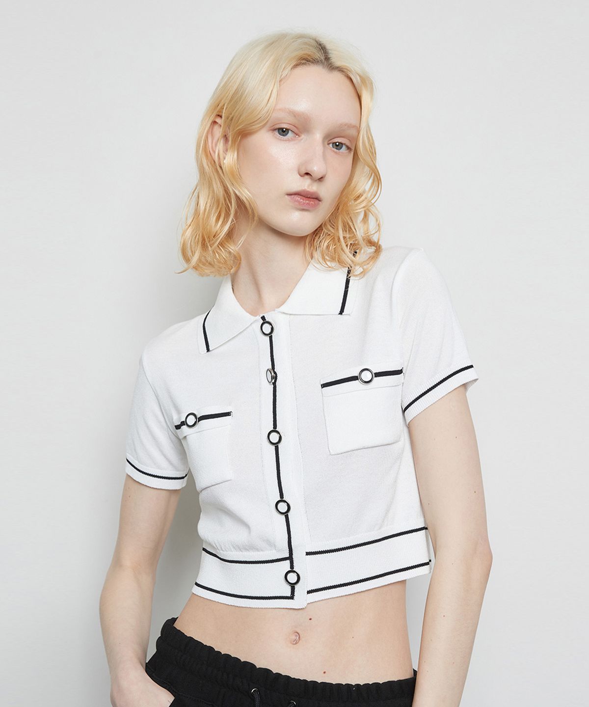 라티젠(LARTIGENT) L3 BUTTON CARDIGAN(IVORY)