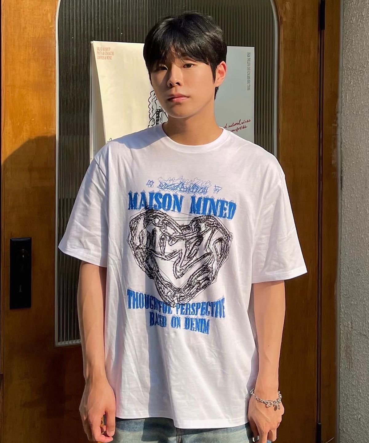 메종미네드(MAISON MINED) DOODLE HEART HALF T WHITE SKY