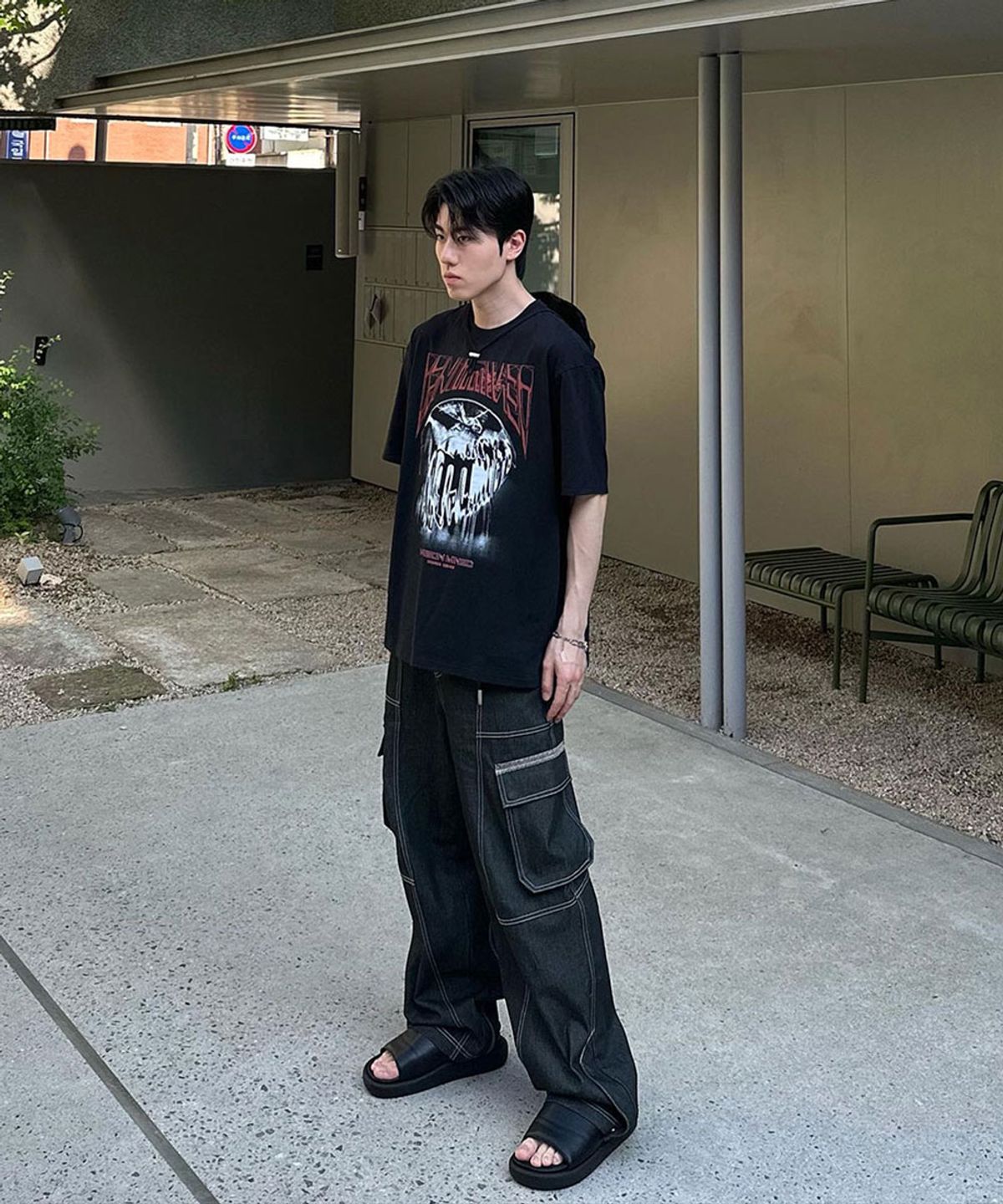 메종미네드(MAISON MINED) STICKY HALF T BLACK