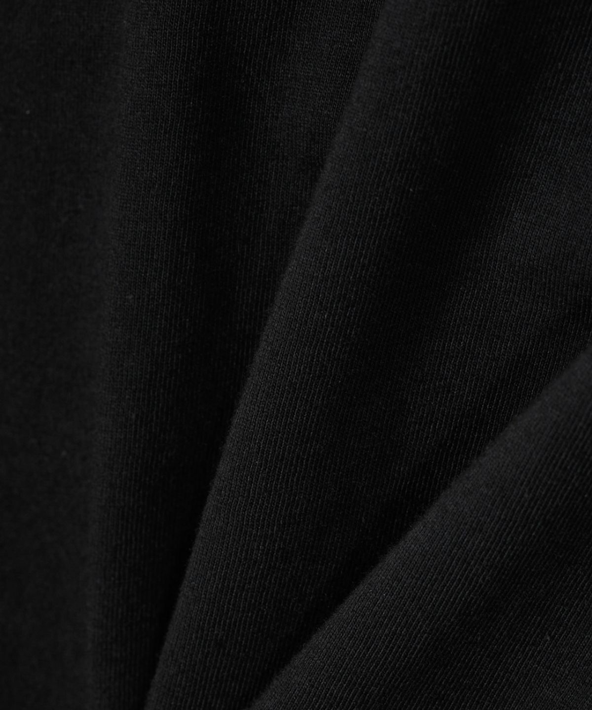 메종미네드(MAISON MINED) STICKY HALF T BLACK