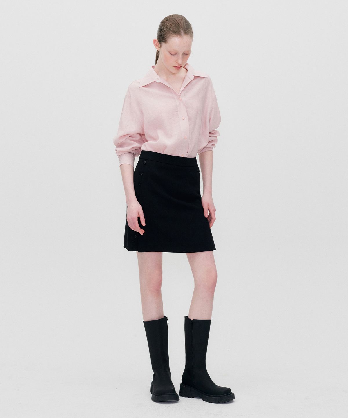 리이(RE RHEE) SIDE BUTTONED MINI SKIRT