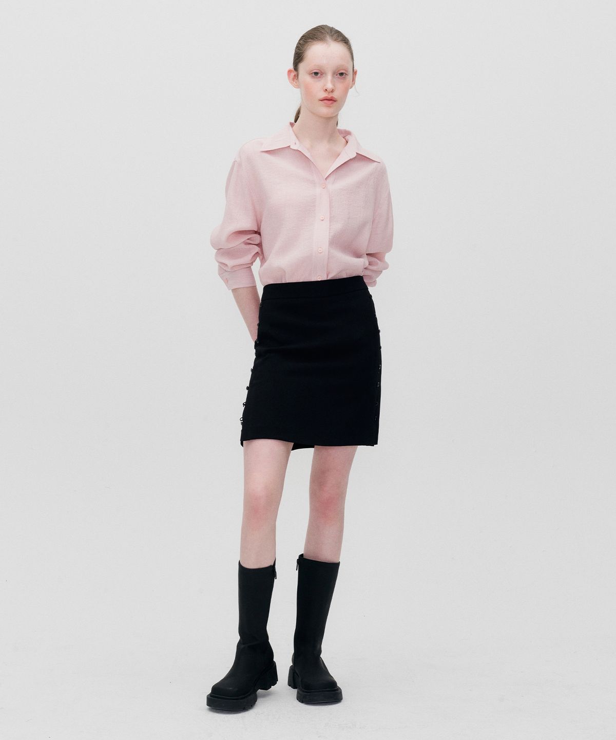 리이(RE RHEE) SIDE BUTTONED MINI SKIRT