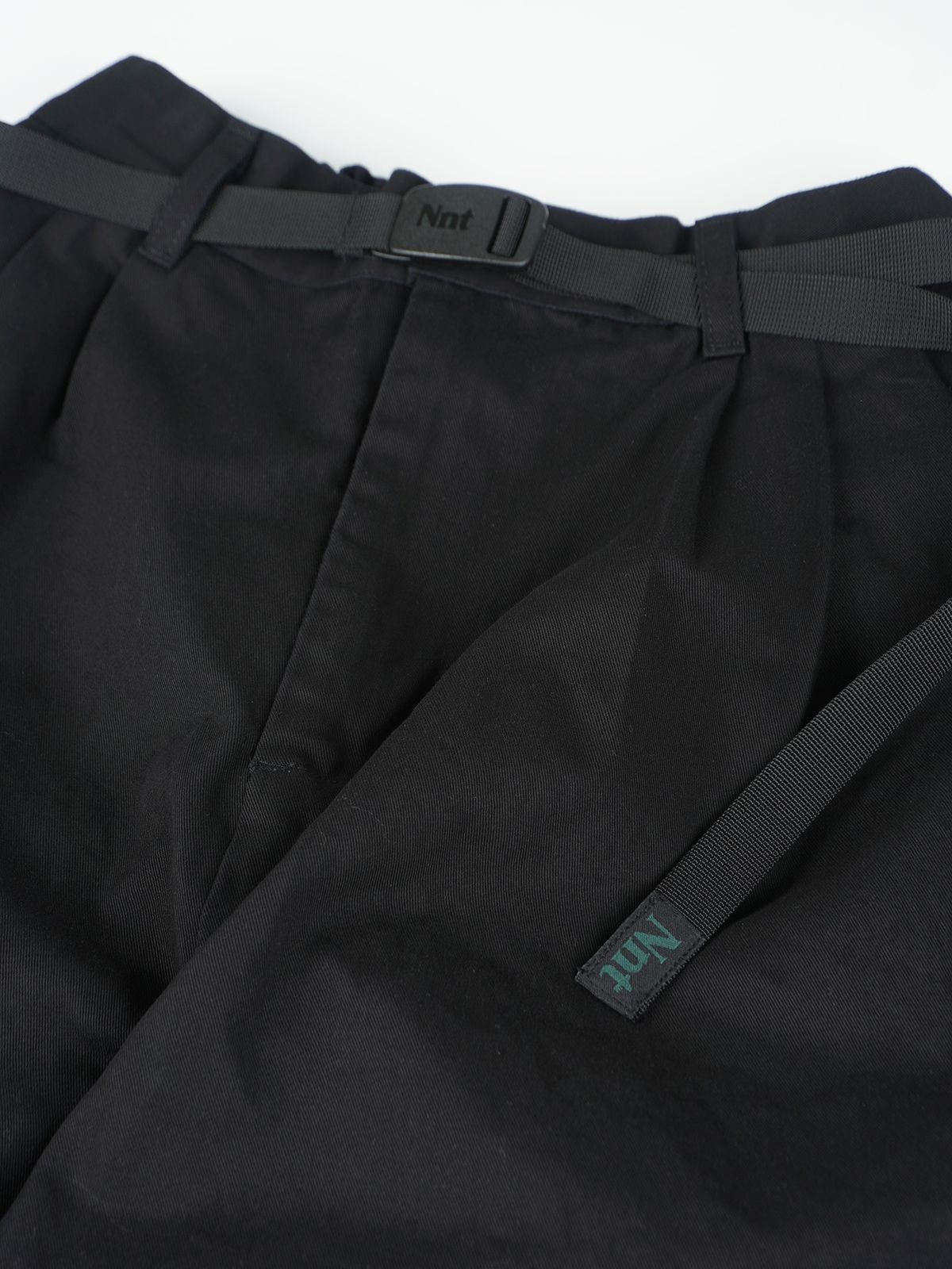 네네츠 어센틱(NENETS AUTHENTIC) 2TUCK BALLOON TRAVEL PANTS BLACK
