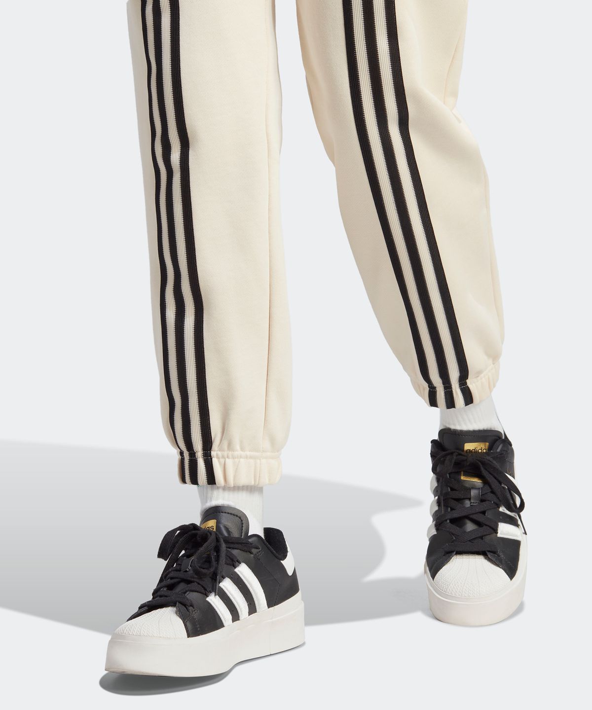 아디다스(ADIDAS) 70s 3S 스웨트팬츠 - 크림 / IK7853