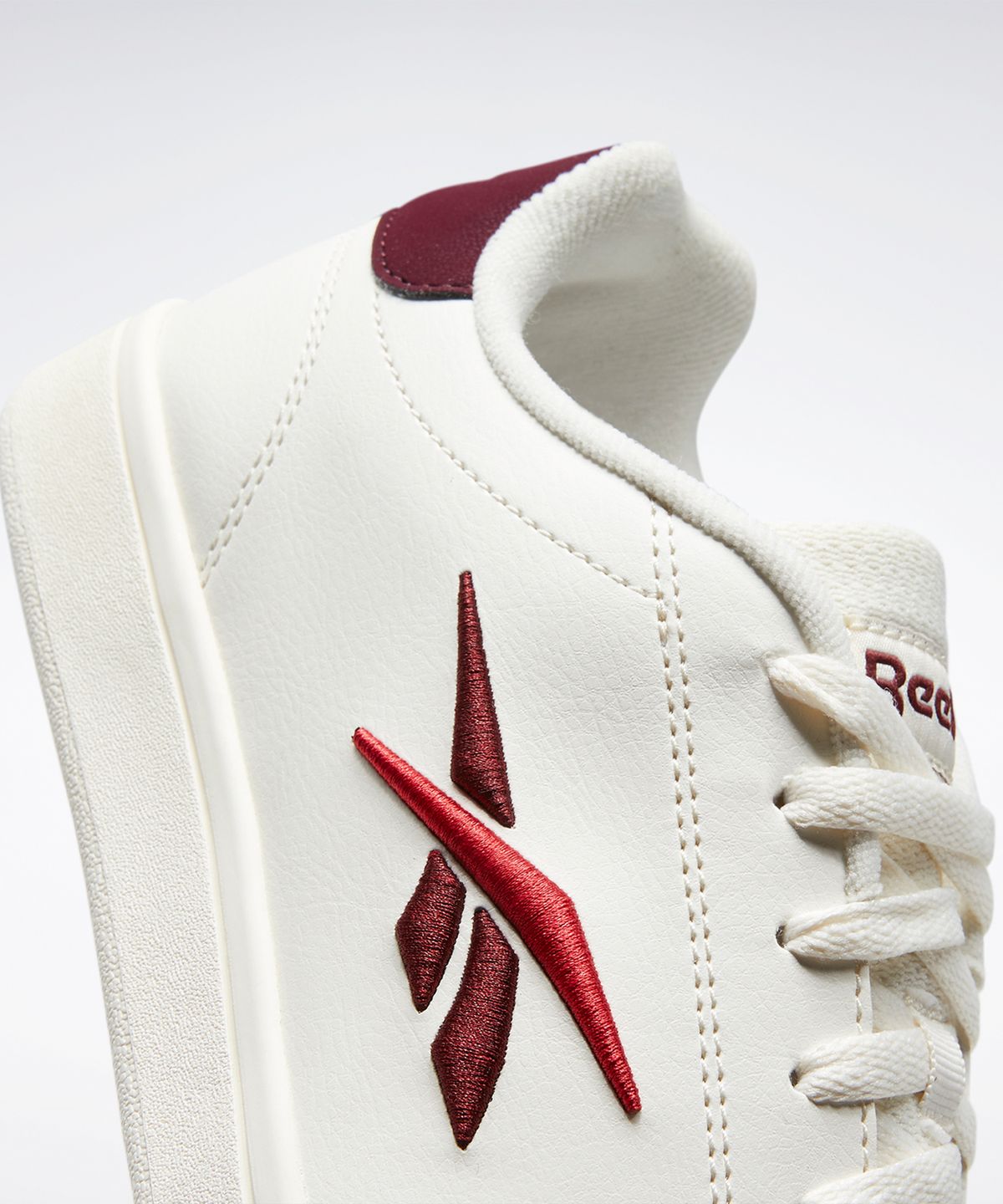 리복(REEBOK) 로얄 컴플리트 - 화이트 / GZ9298