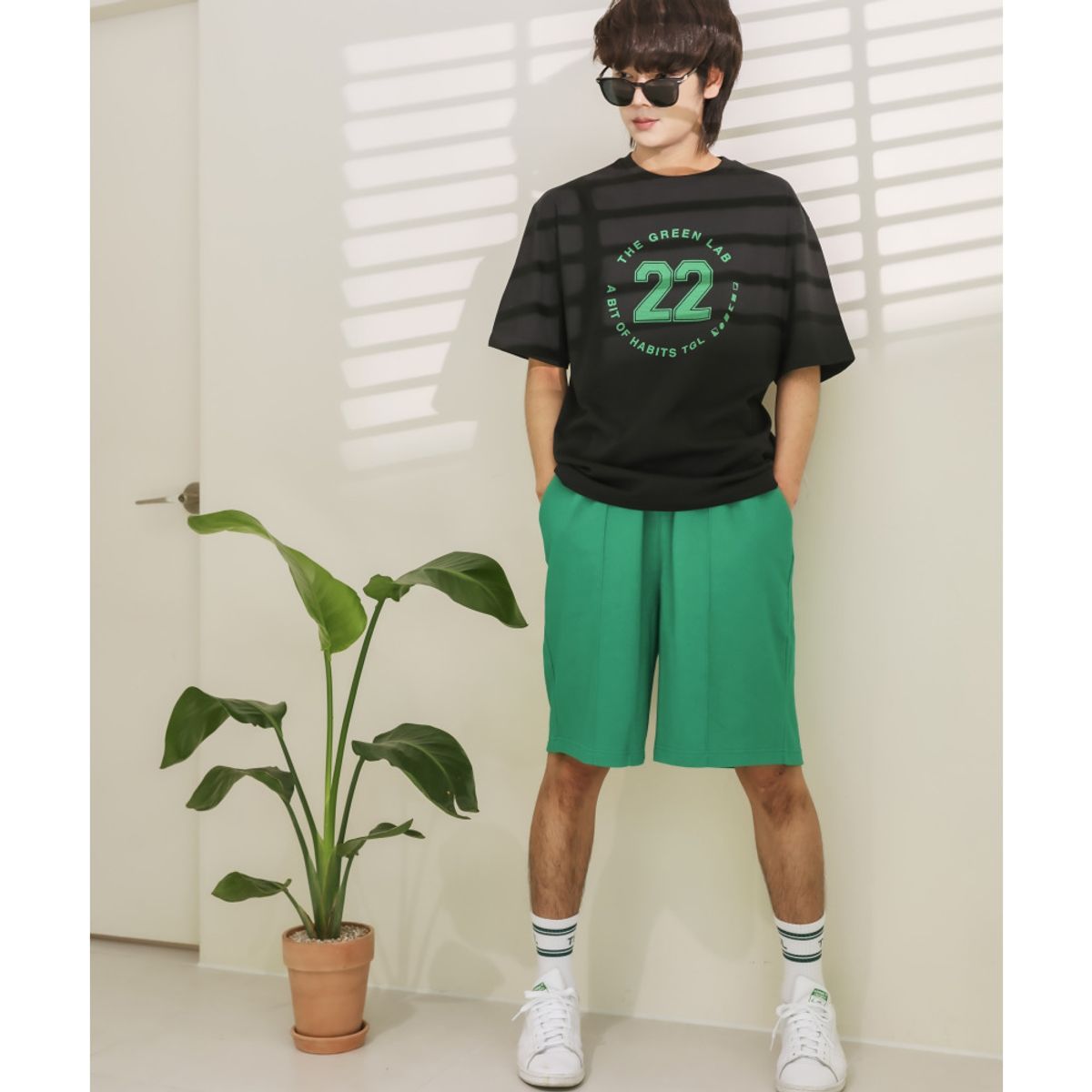 더그린랩(THE GREEN LAB) 스포티 22 반팔 티셔츠 [블랙-그린 그래픽]